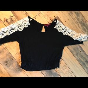 Black 3/4 crop top with white lace trim